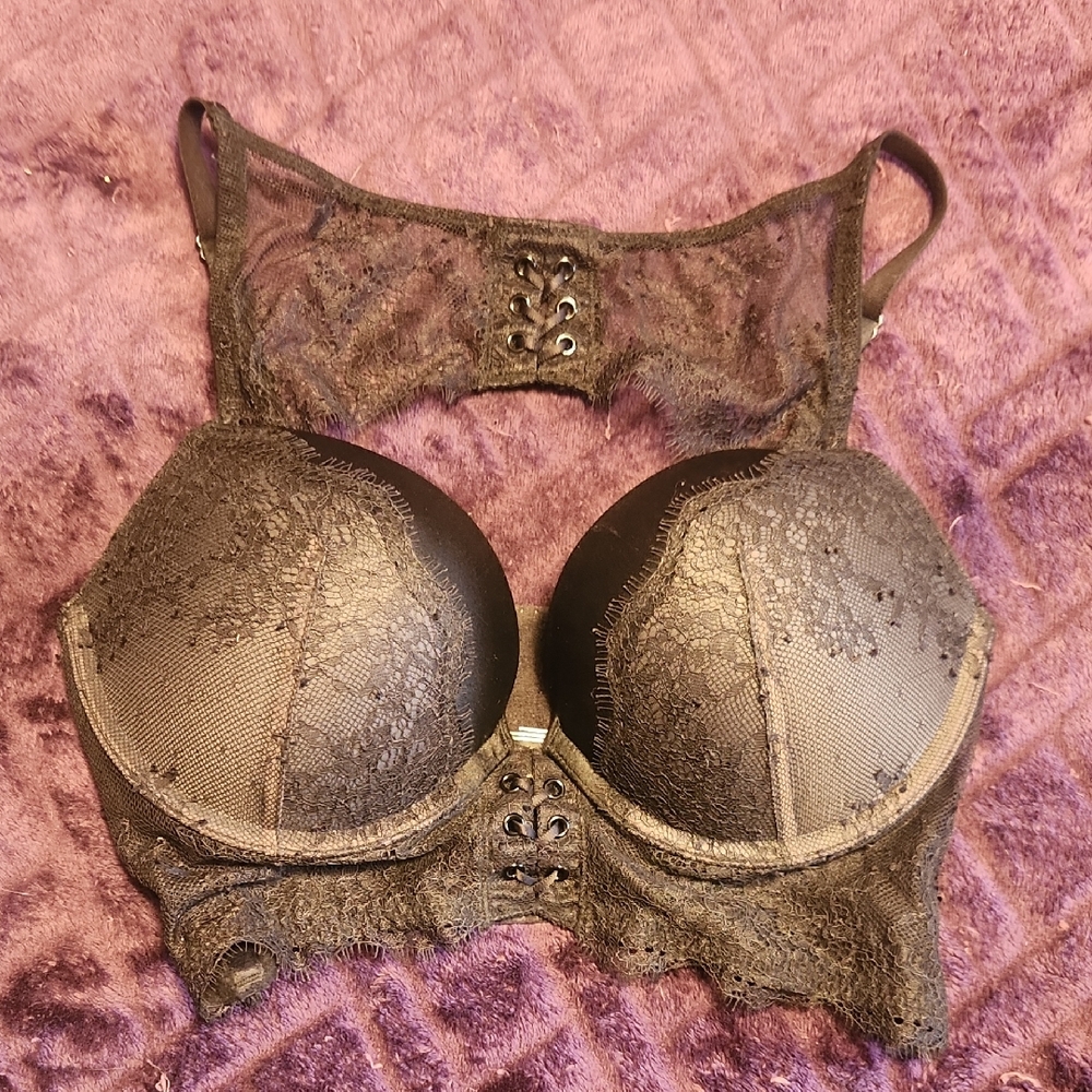 Lace Push-Up Bra with Decorative Back - Black